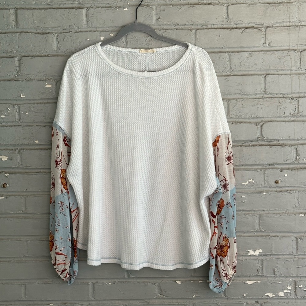Three Bird Nest White Waffle Knit Top with Floral Blue Sleeve Panels - LRG